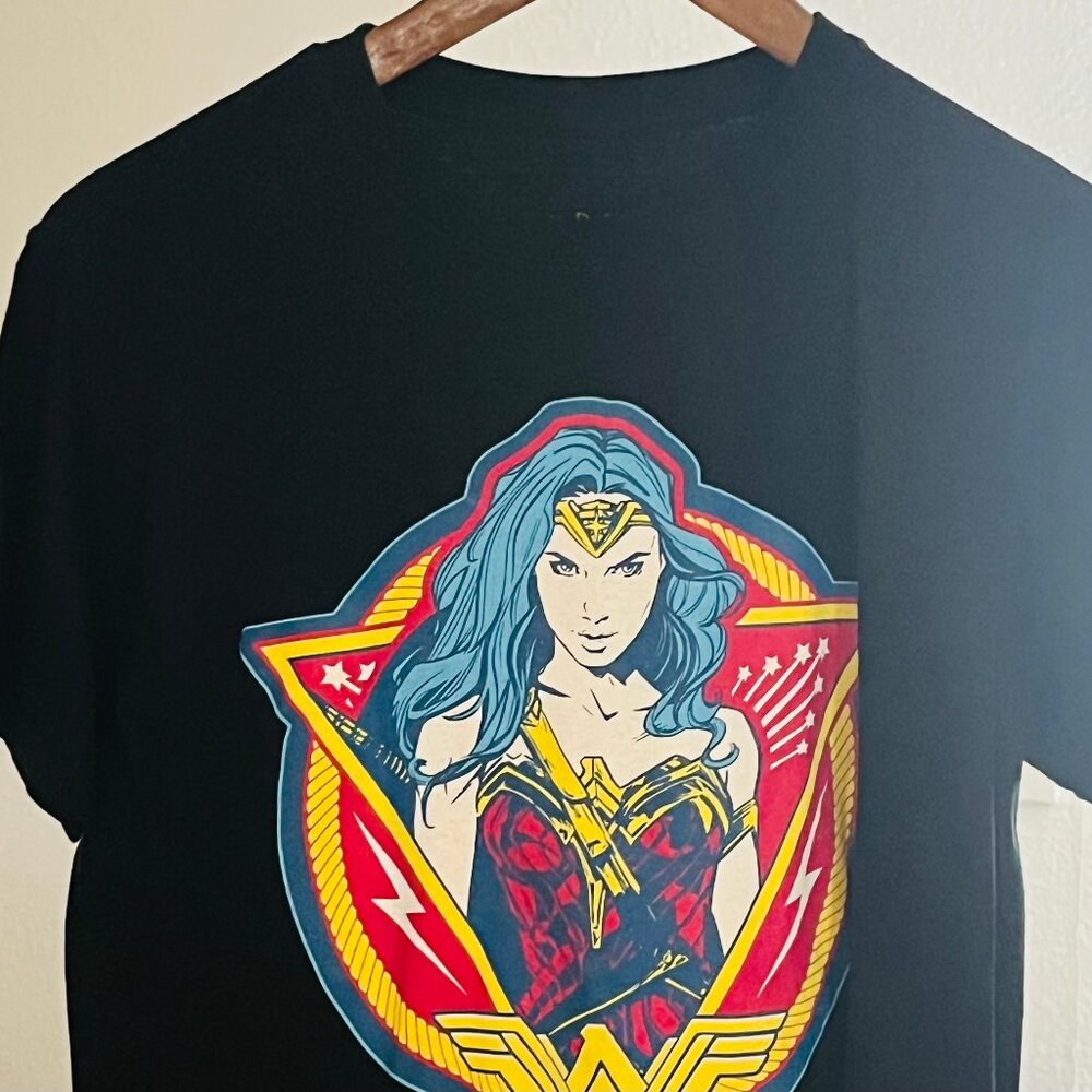 Wonder Woman (MEDIUM)